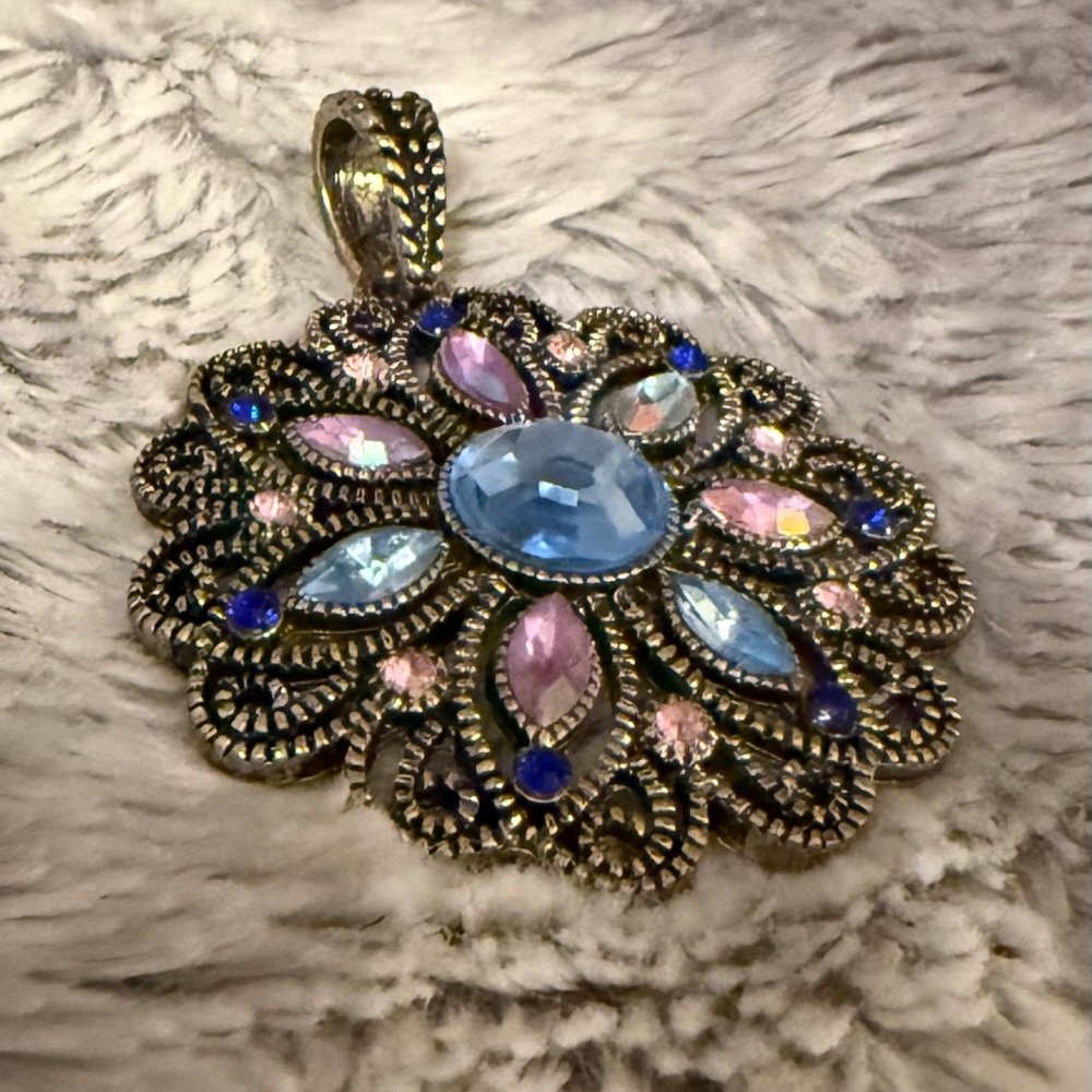 Vintage Silver and Blue Floral Necklace - Picture 7 of 9